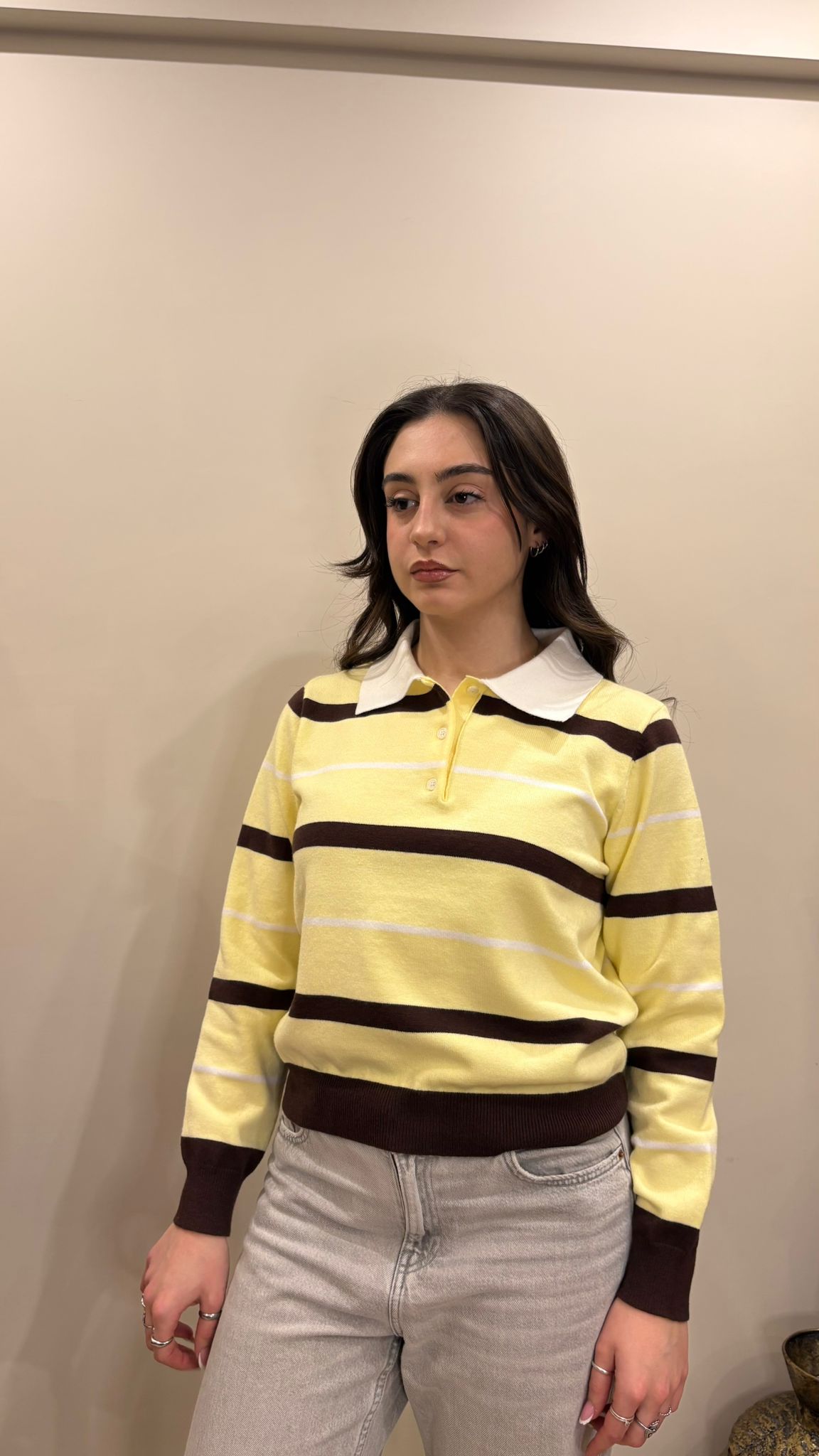 Maglione a righe marroni in morbida lana
