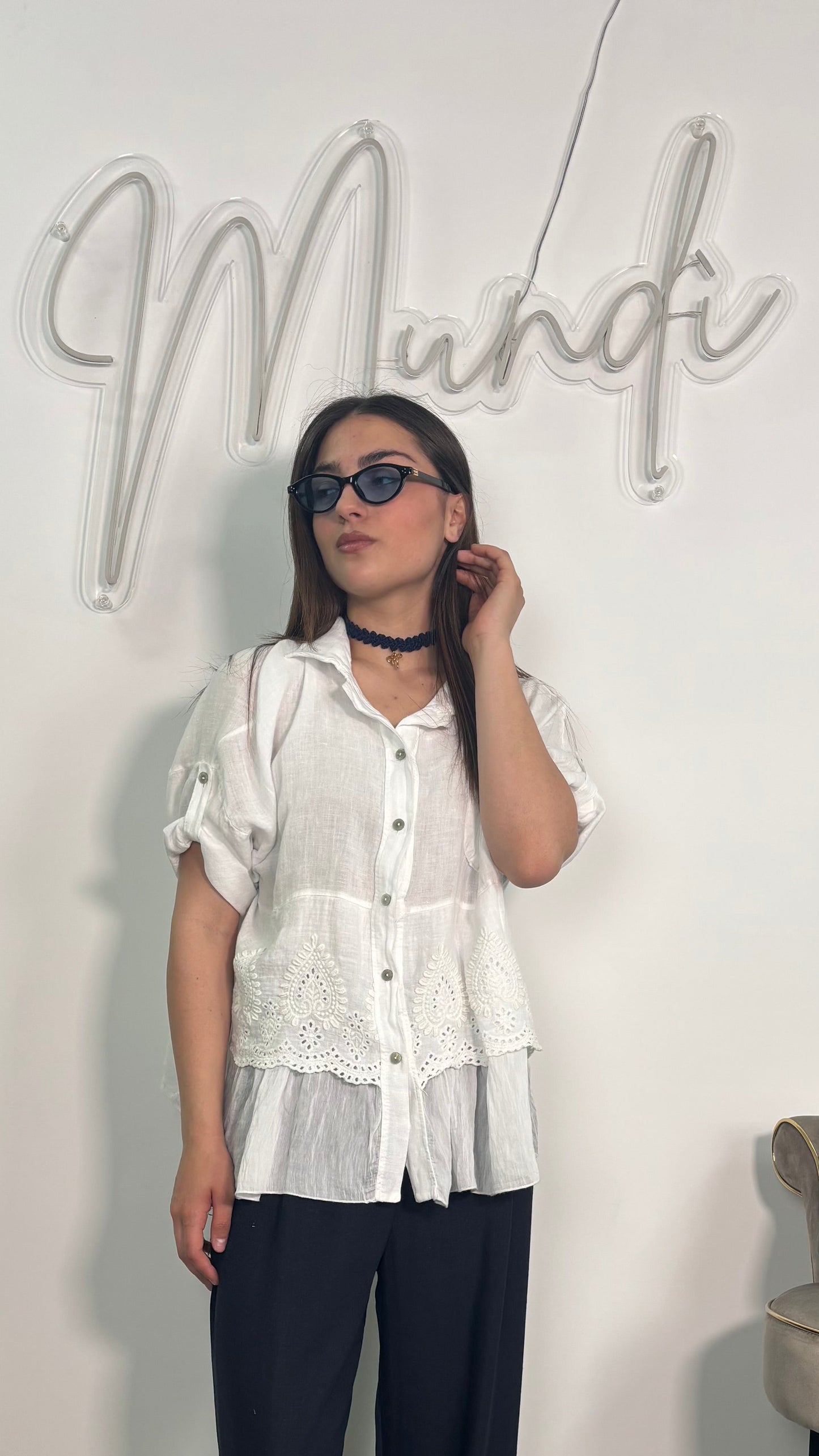 Camicia in puro lino con ricami